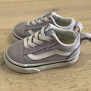 Vans Kids Low-Top Sneakers in Light Lavender and White